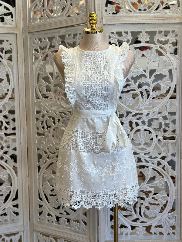 White Lace Ruffle Mini Dress - No Estira, Not Stretchy