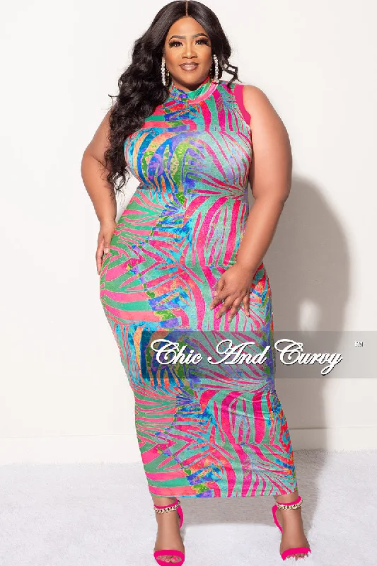 Final Sale Plus Size Sleeveless BodyCon Dress in Fuchsia Multi Color Print