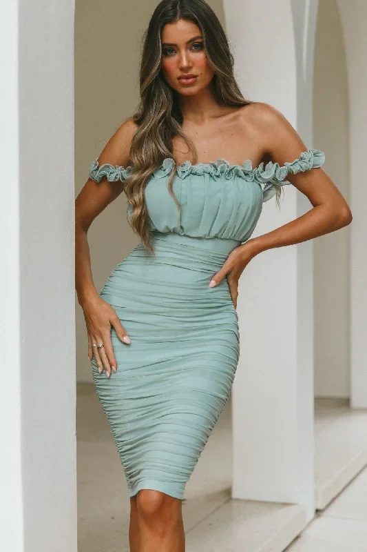 senorita-off-shoulder-lettuce-edge-detail-ruched-knee-length-dress-pistachio